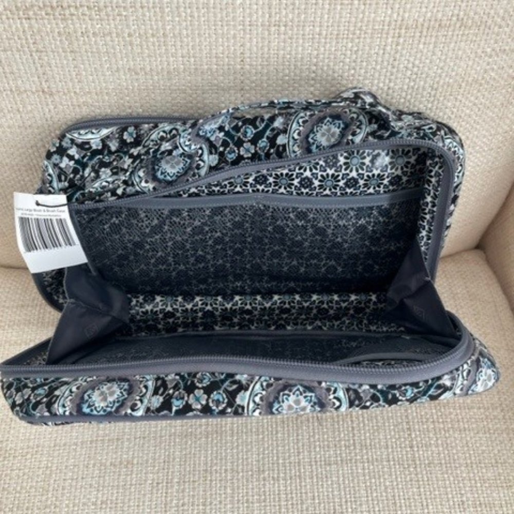 NWT: Vera Bradley Iconic Large Blush and Brush Makeup Case - Charcoal Medallion